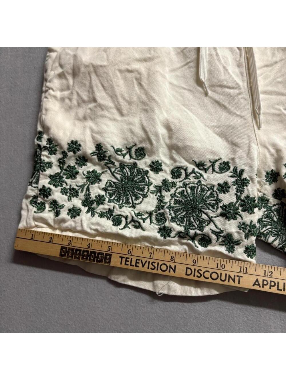 PacSun Volley Shorts Womens Large Ivory Green Floral Embroidered Lyocell Cotton - Picture 3 of 13